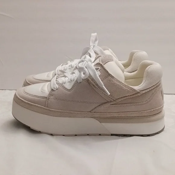 UGG size 11 men's cream and tan casual platfrom sneakers.